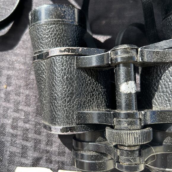 Vintage Bushnell 8 x 40 Binoculars Sportview Wide Angle With Carrying Case - Picture 3 of 10